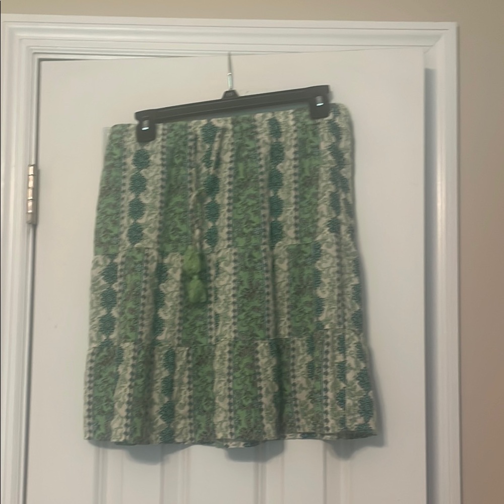 JJill Green Patterned Skirt Great condition. Size SP